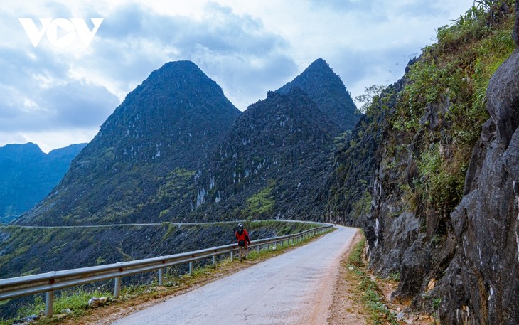 Stunning images of perilous passes in Ha Giang - ảnh 13